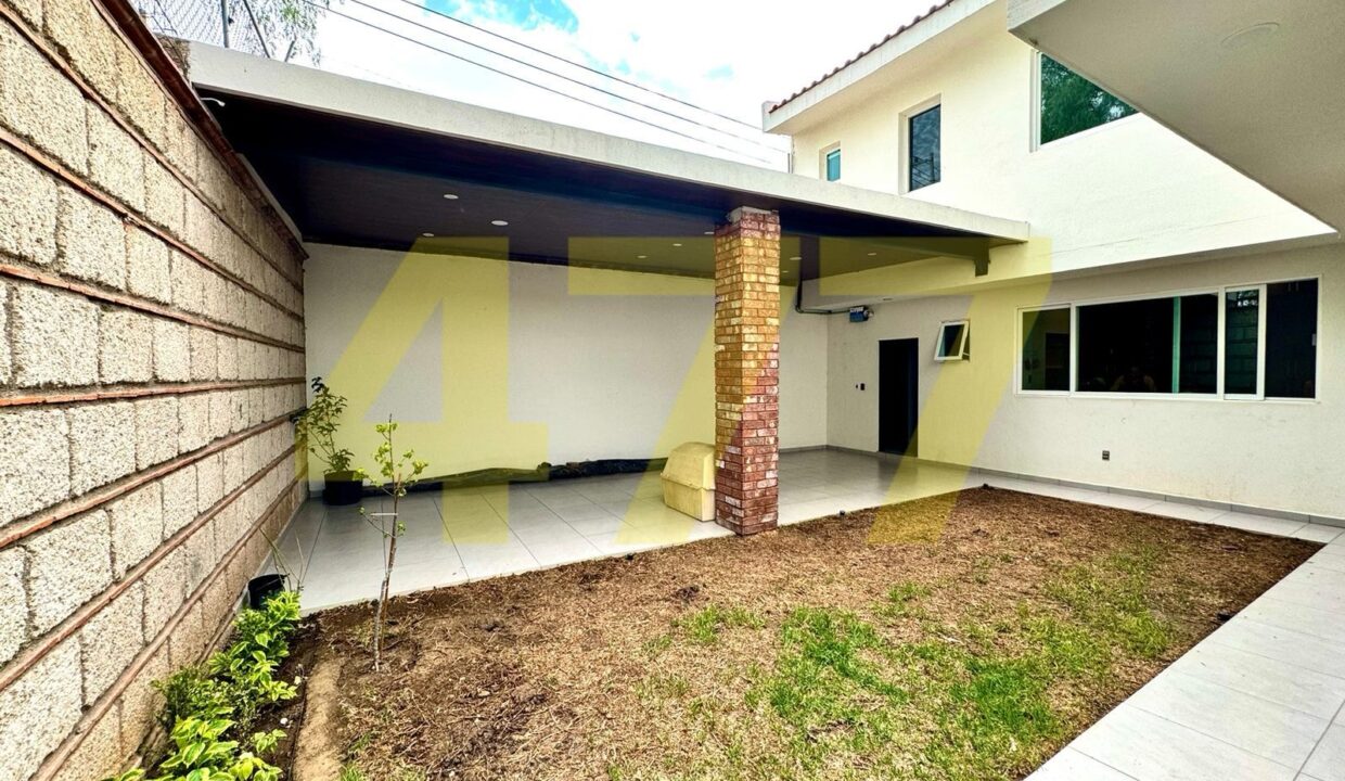 2c8993fe-baf0-427f-bf9b-21fa30812718