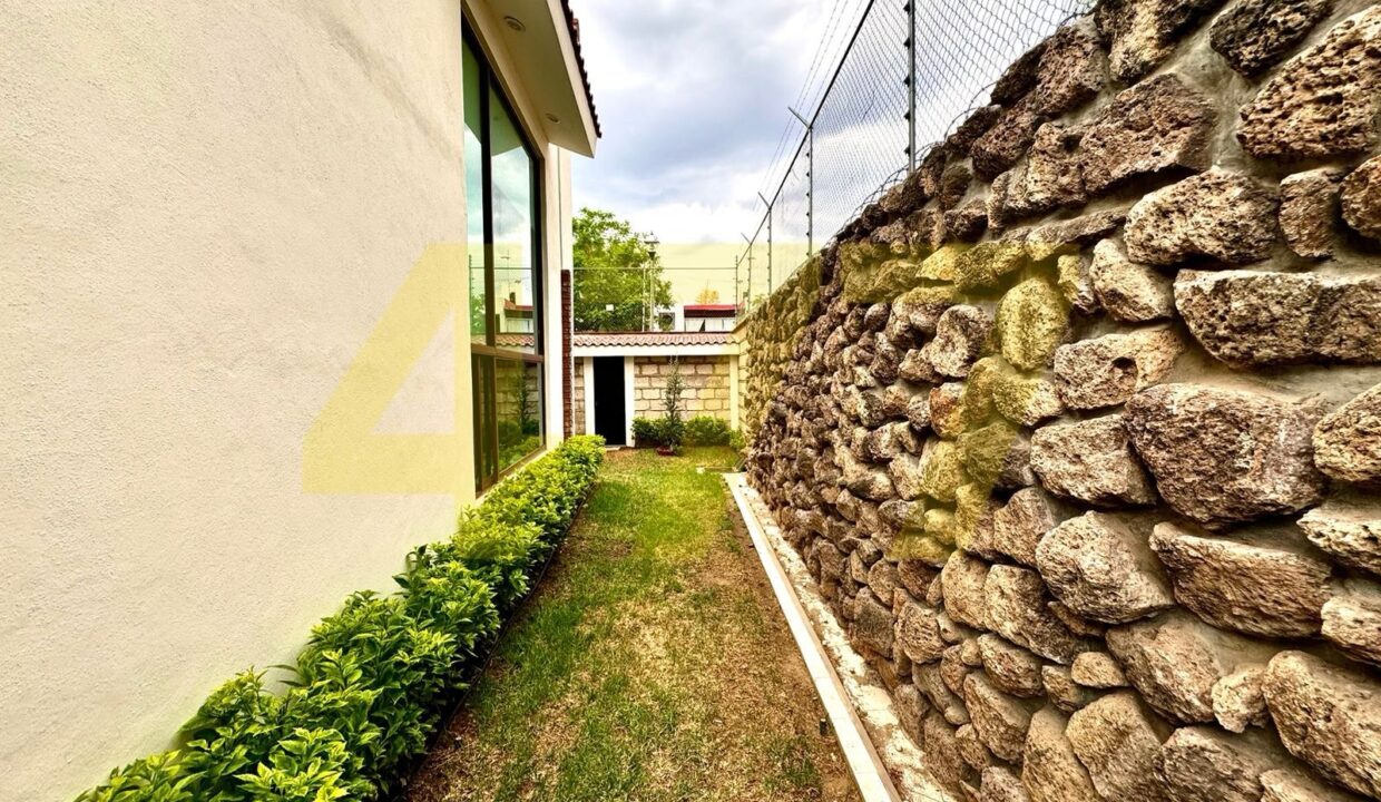 5b7cf69a-ea9f-40be-9b7b-57bc7cdd353a