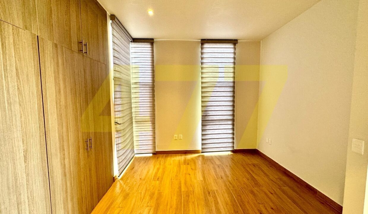 8ac5a11f-e42c-4268-9d92-15095d87b56e