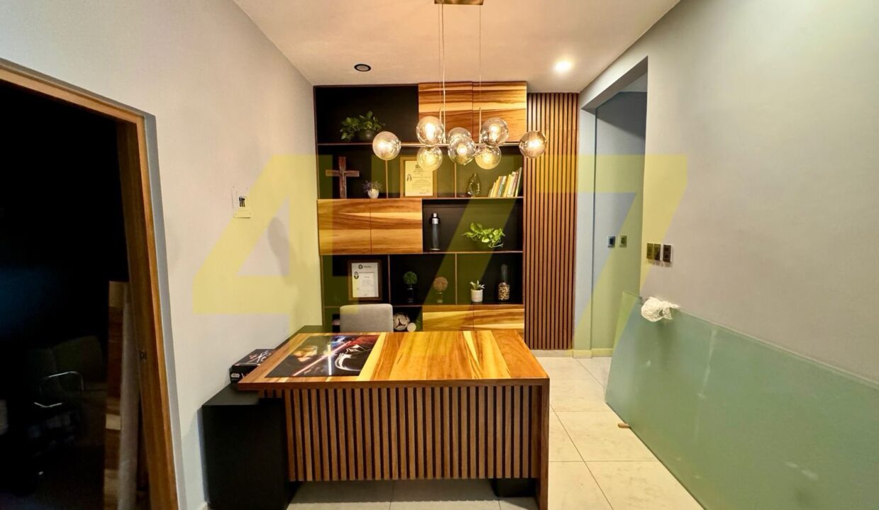 b1e5a768-1fff-44a9-9f92-496070a3c27c