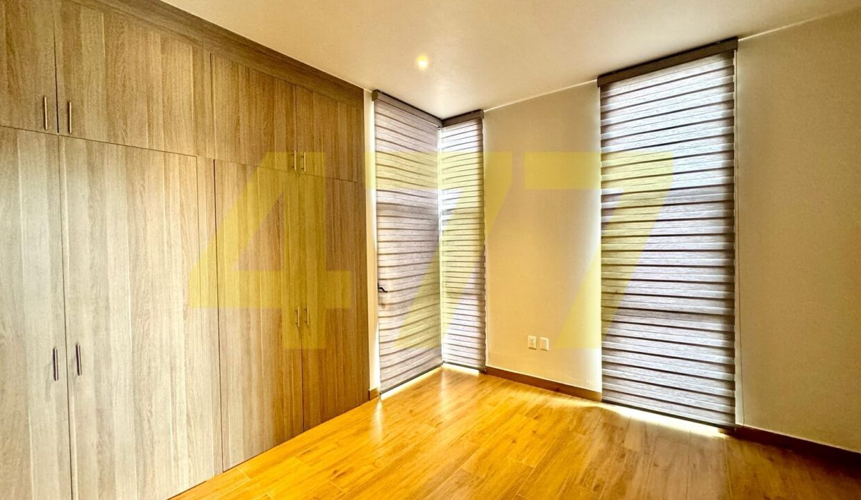 d55a9e37-3486-469e-ae1c-81ba6a3330a3