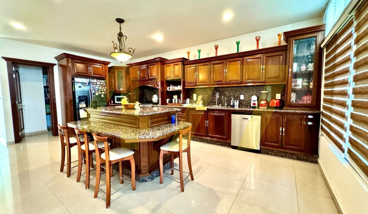 C449CBD3-7BD7-42A9-8B04-06F0BB5B26B2