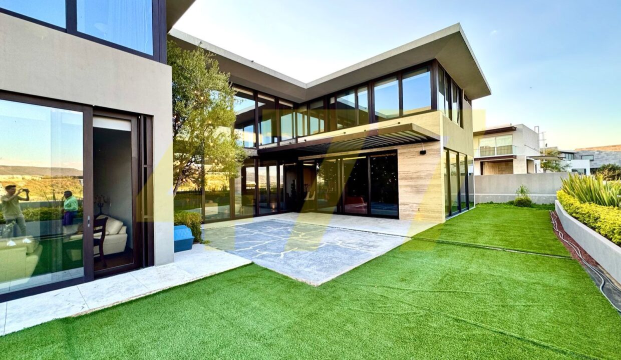 WhatsApp Image 2024-10-16 at 10.18.43 AM (3)