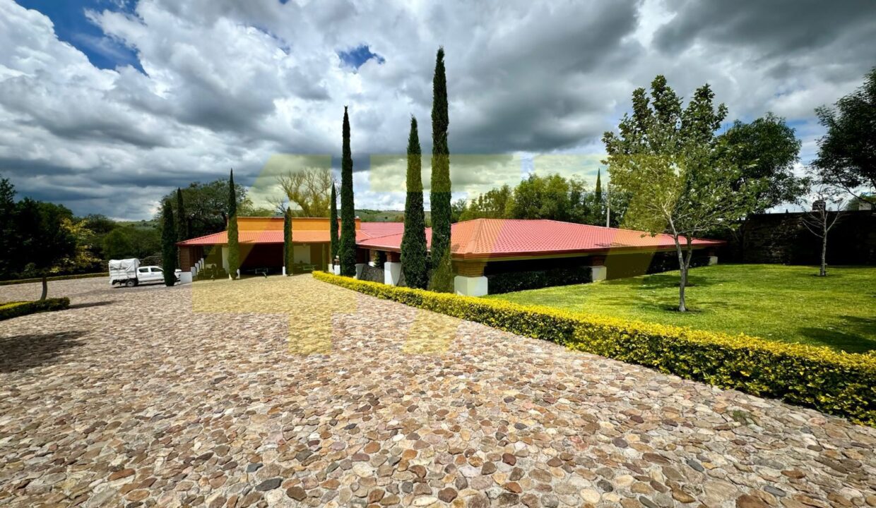 WhatsApp Image 2024-10-24 at 11.20.55 AM (4)