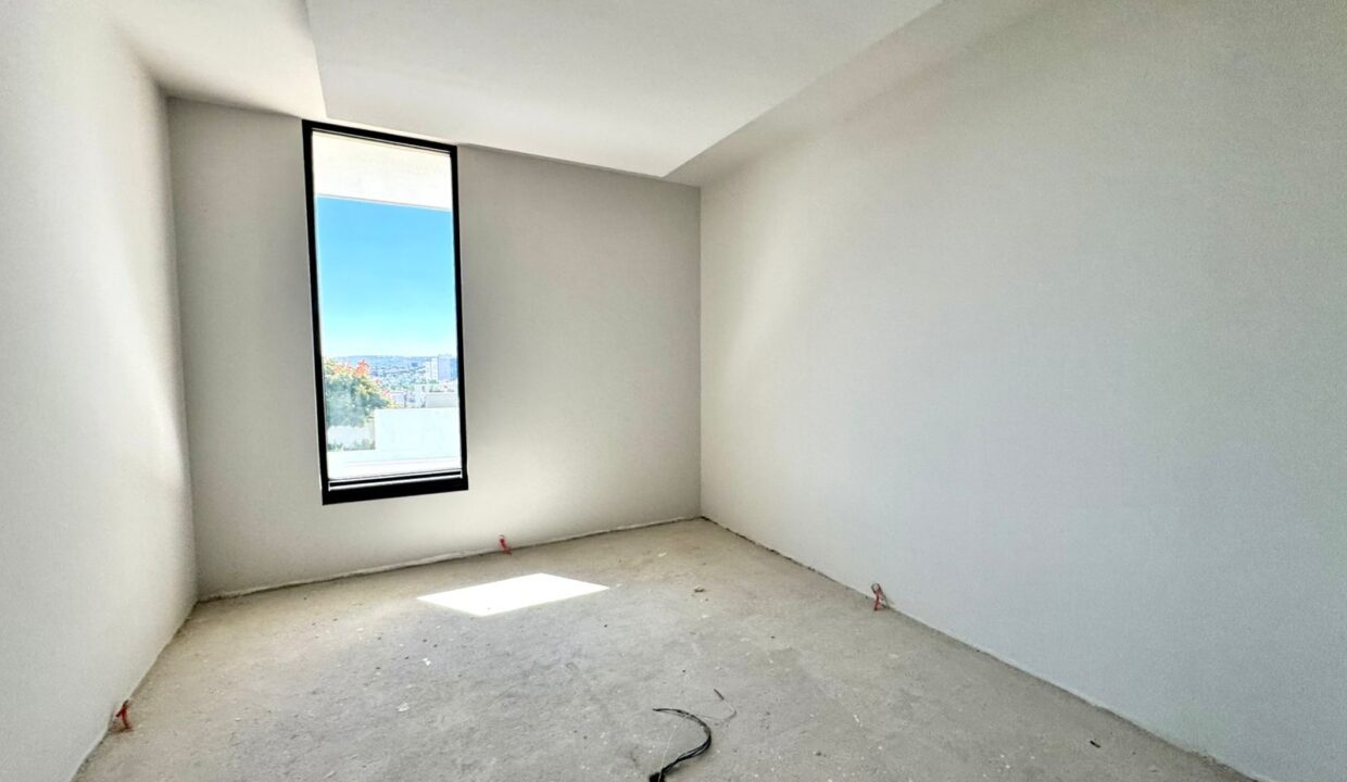 WhatsApp Image 2024-11-29 at 8.28.00 PM (2)