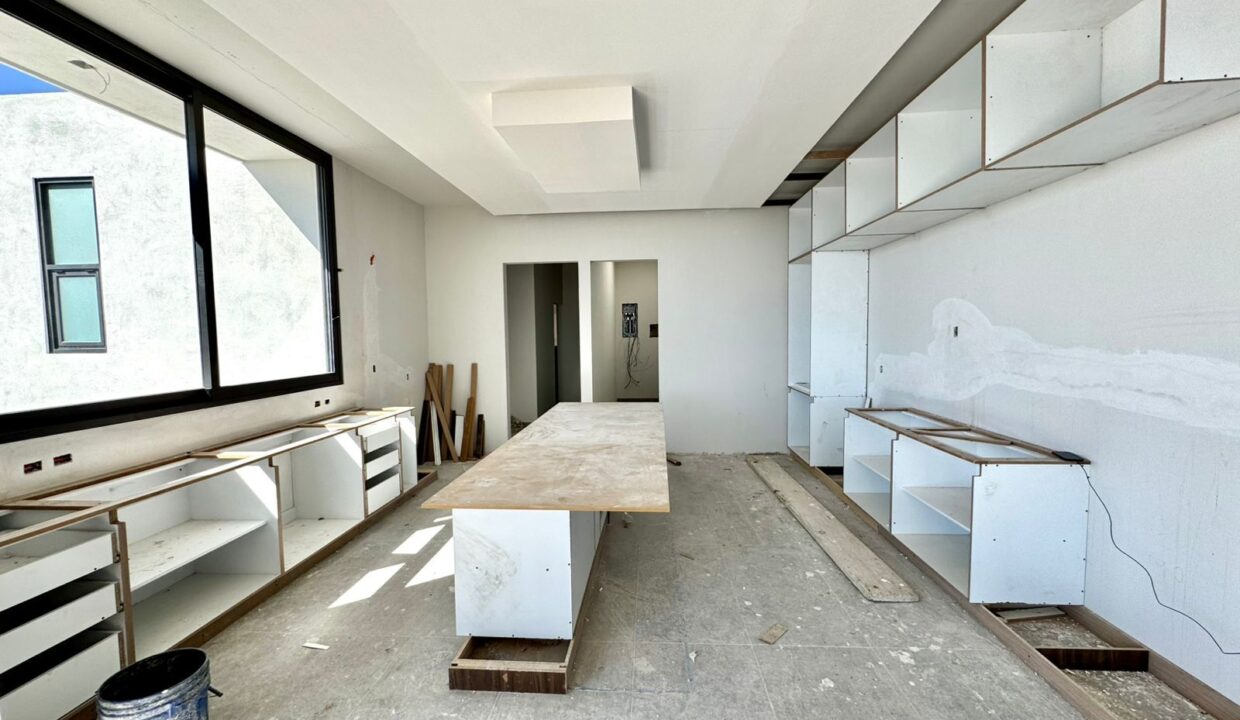 WhatsApp Image 2024-11-29 at 8.28.00 PM (4)