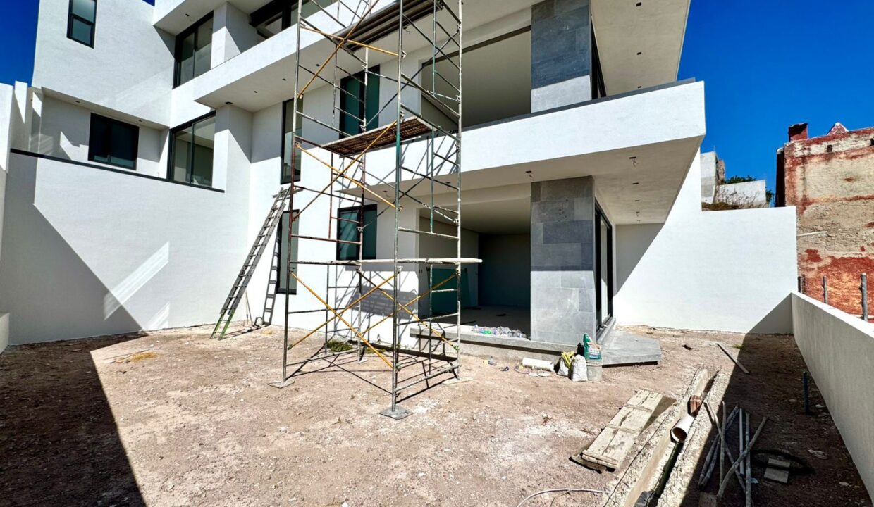 WhatsApp Image 2024-11-29 at 8.28.00 PM (9)