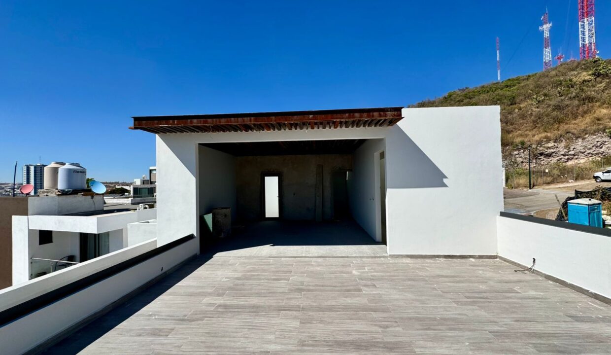 WhatsApp Image 2024-11-29 at 8.28.01 PM (2)