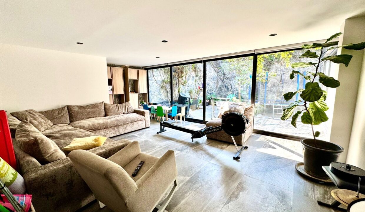 WhatsApp Image 2025-01-31 at 12.47.07 PM