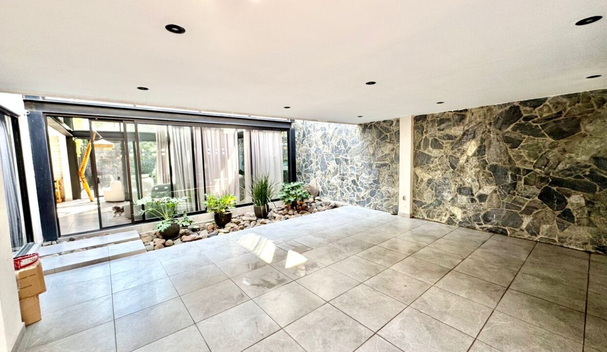 WhatsApp Image 2025-01-31 at 12.47.11 PM