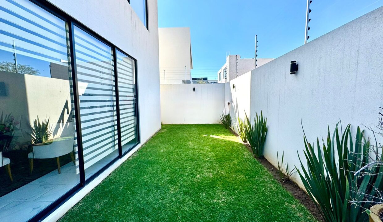 WhatsApp Image 2025-02-07 at 6.47.51 PM (2)