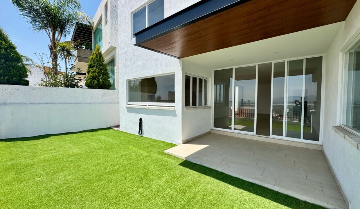 WhatsApp Image 2025-03-25 at 3.51.42 PM (4)