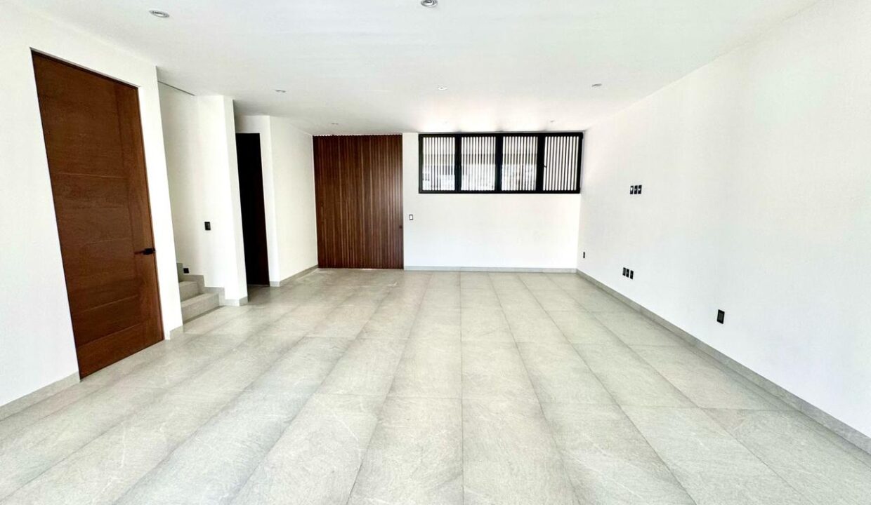 WhatsApp Image 2025-04-14 at 4.20.51 PM (2)