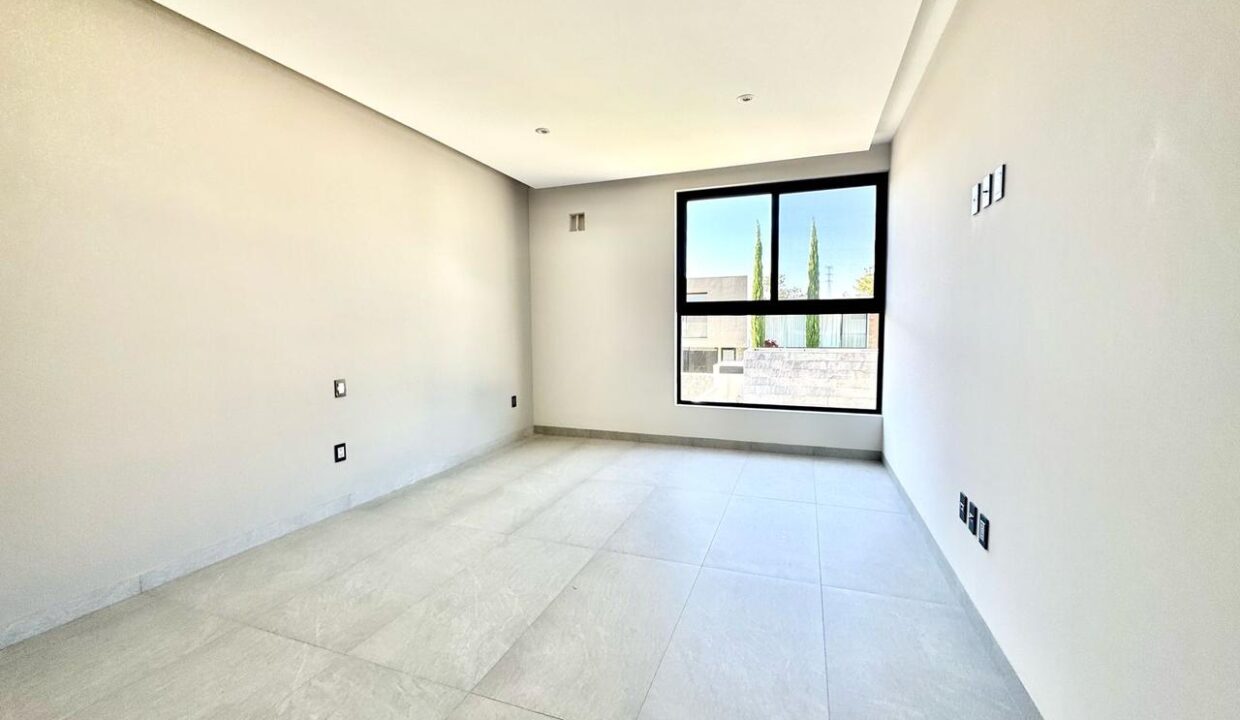 WhatsApp Image 2025-04-14 at 4.20.52 PM (5)