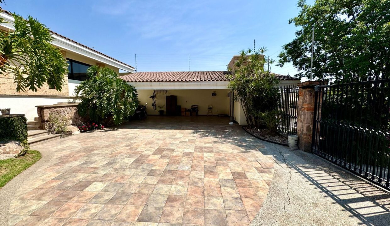 WhatsApp Image 2025-04-29 at 4.30.45 PM (6)