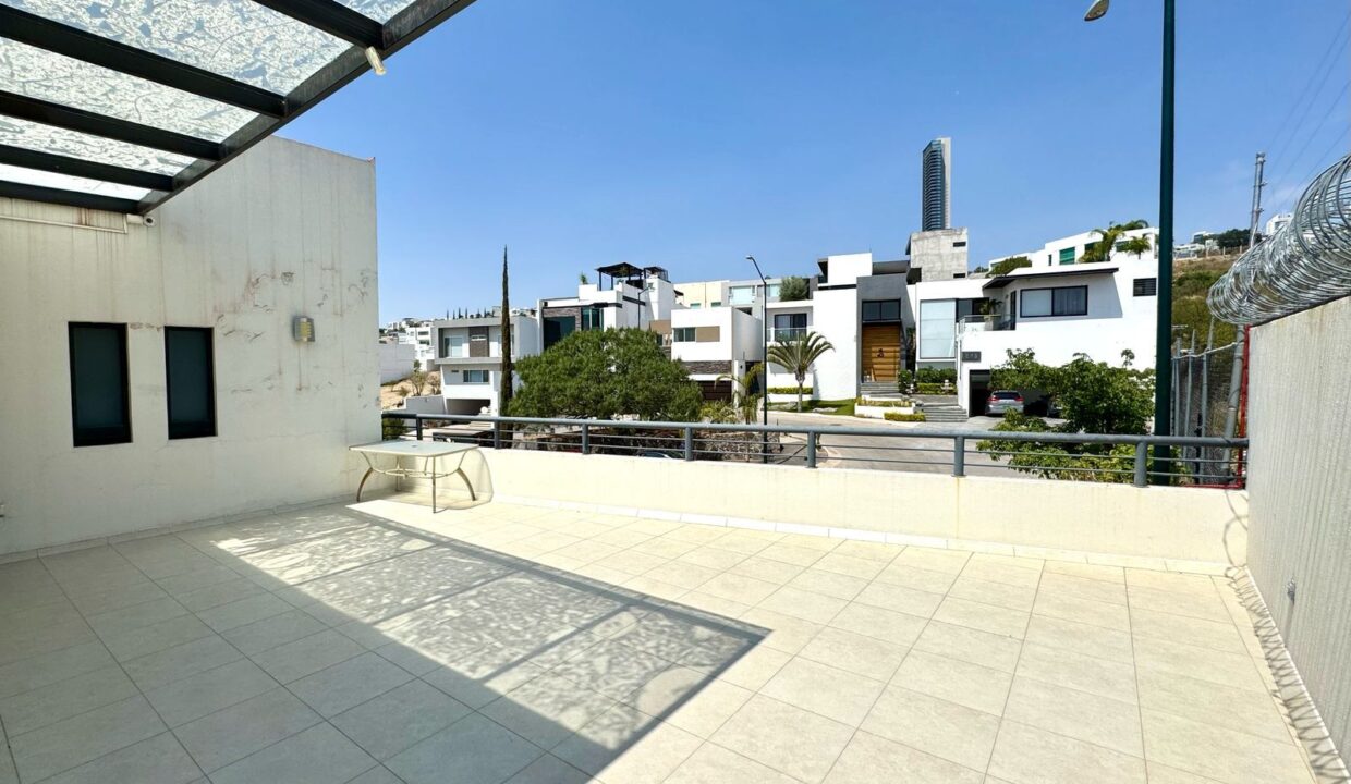 WhatsApp Image 2025-05-02 at 1.30.55 PM (5)