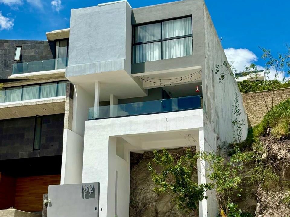 WhatsApp Image 2025-08-27 at 5.44.00 PM (2)