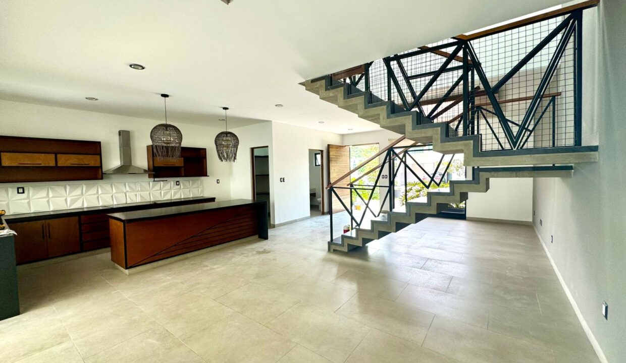 WhatsApp Image 2025-09-01 at 9.26.15 PM (1)