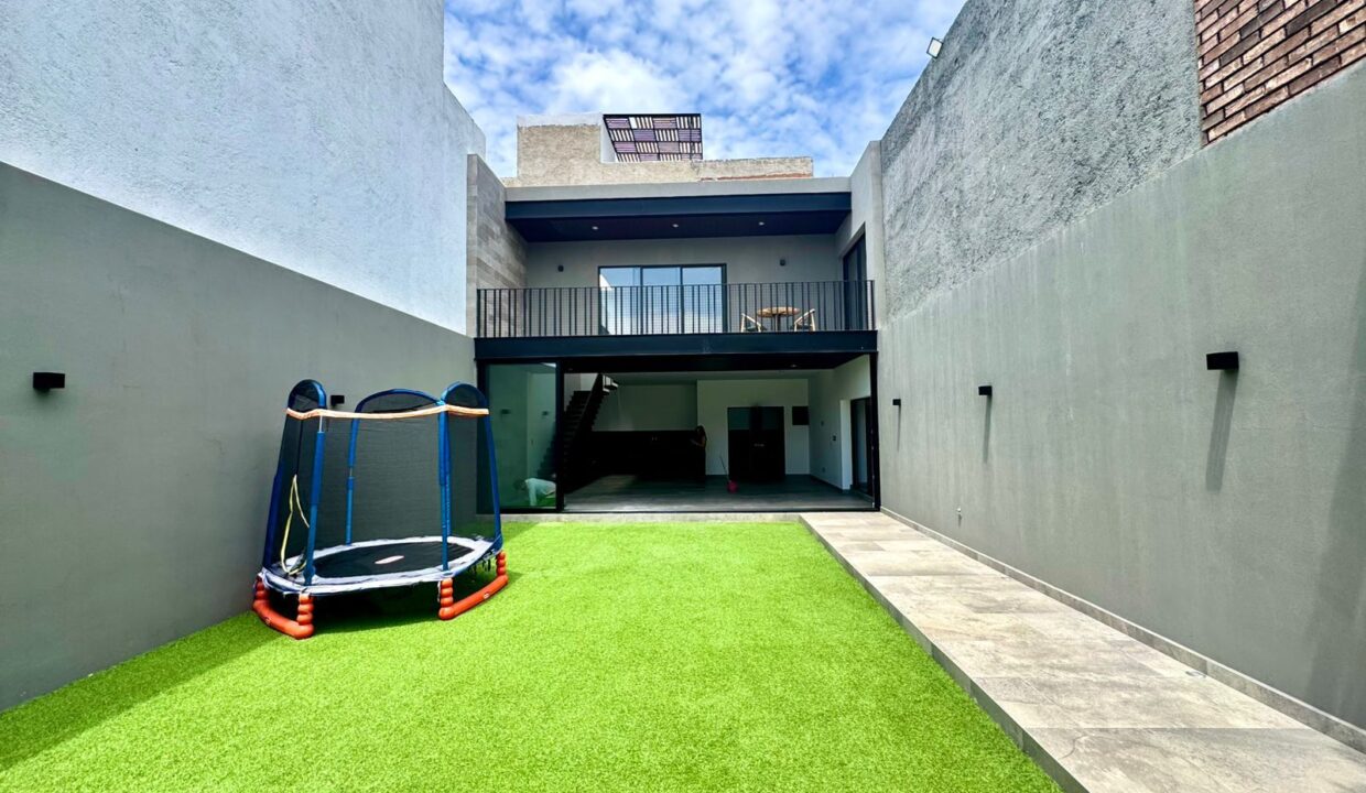 WhatsApp Image 2025-09-01 at 9.26.15 PM (4)