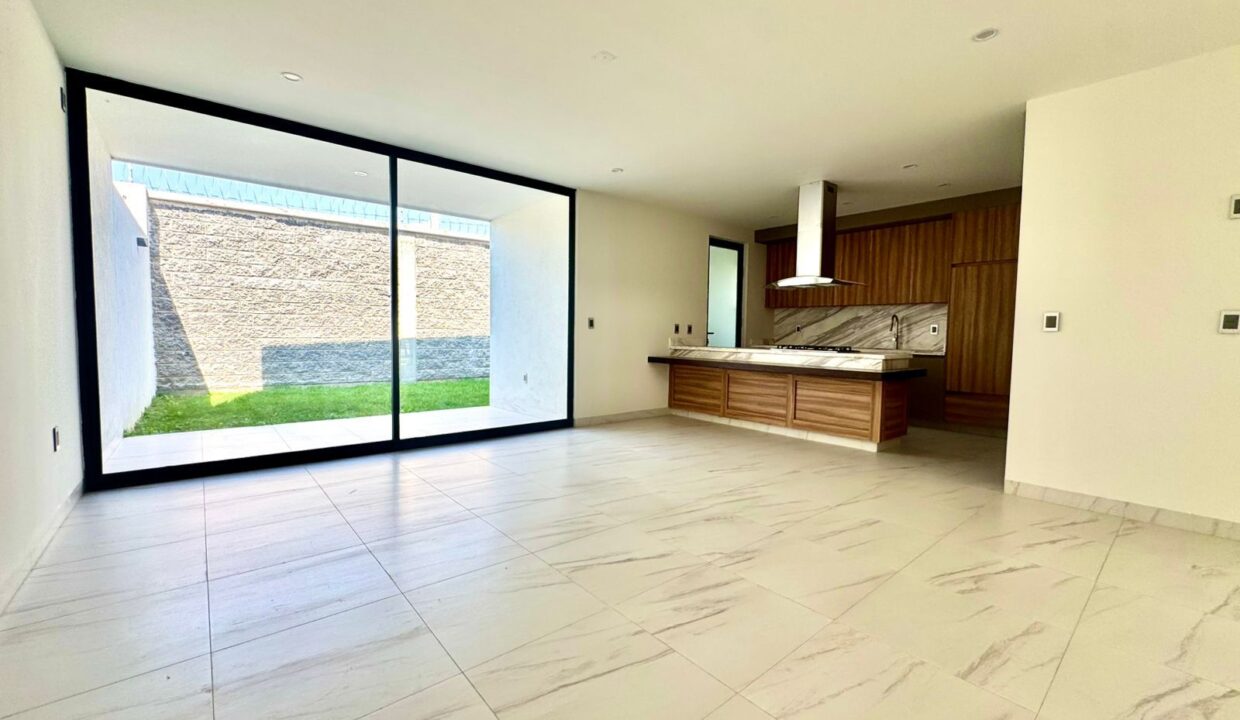 WhatsApp Image 2025-10-20 at 8.18.33 PM (4)