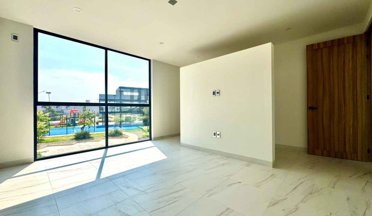 WhatsApp Image 2025-10-20 at 8.18.34 PM (4)