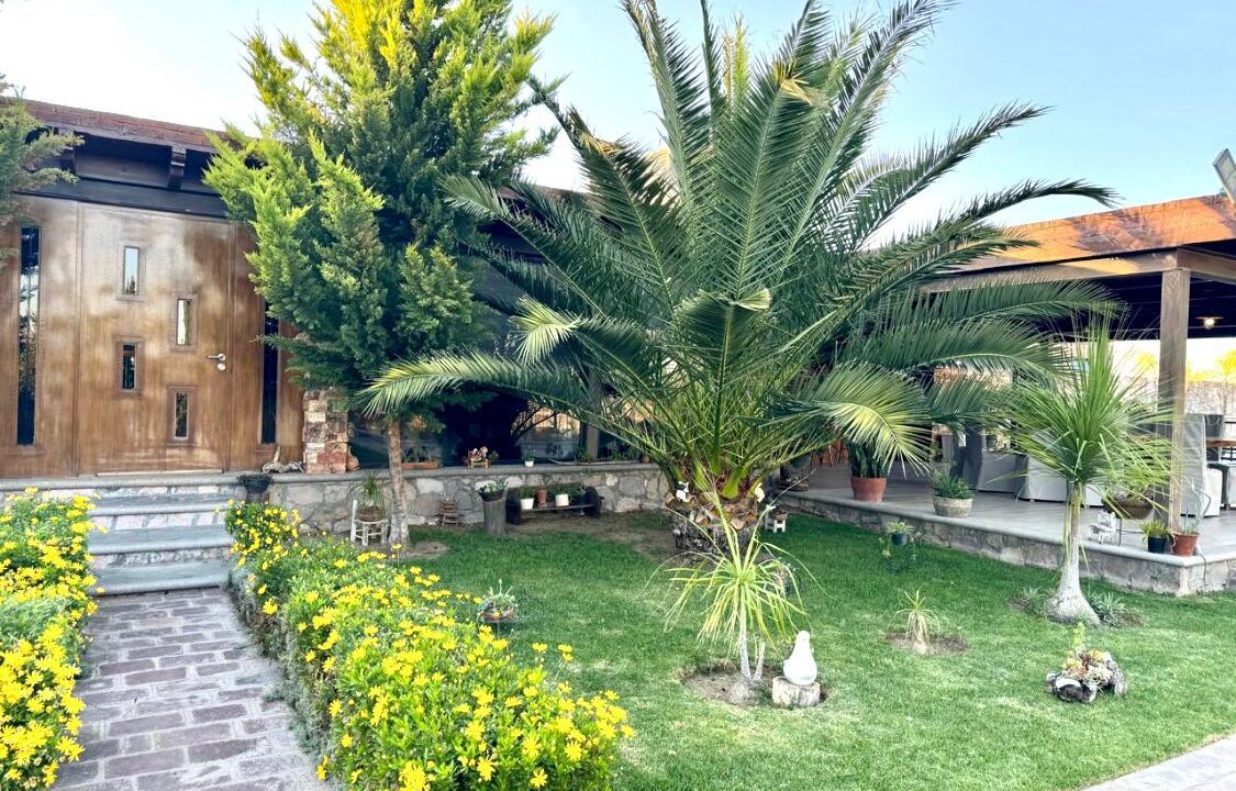 WhatsApp Image 2025-10-23 at 1.01.47 PM (2)