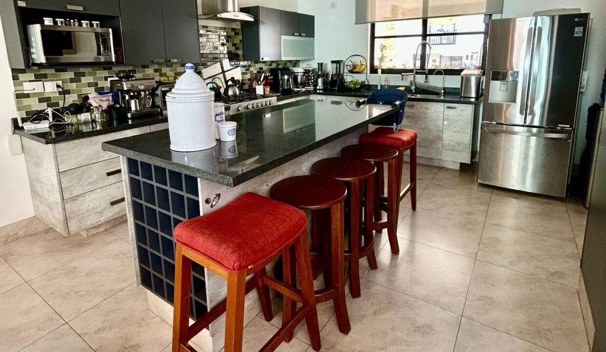 WhatsApp Image 2025-10-30 at 5.35.51 PM (2) - copia