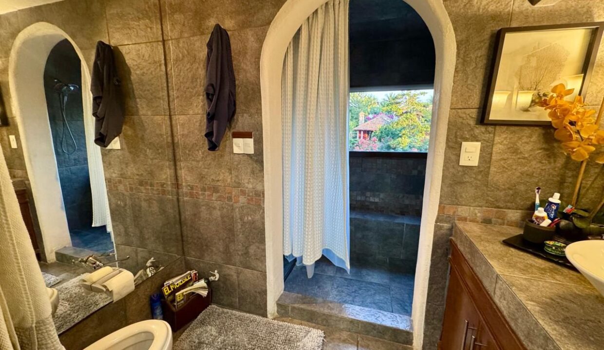 WhatsApp Image 2025-11-25 at 9.52.23 AM (1)