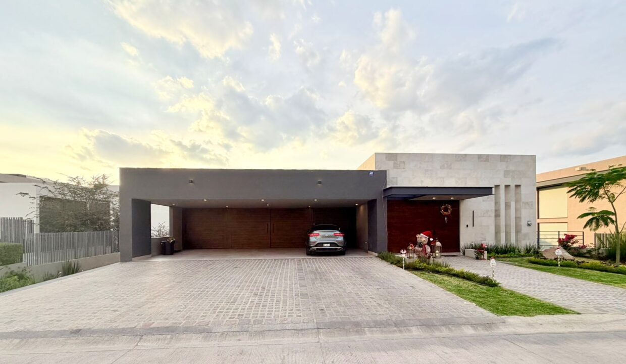 WhatsApp Image 2025-12-03 at 8.42.27 PM (1)