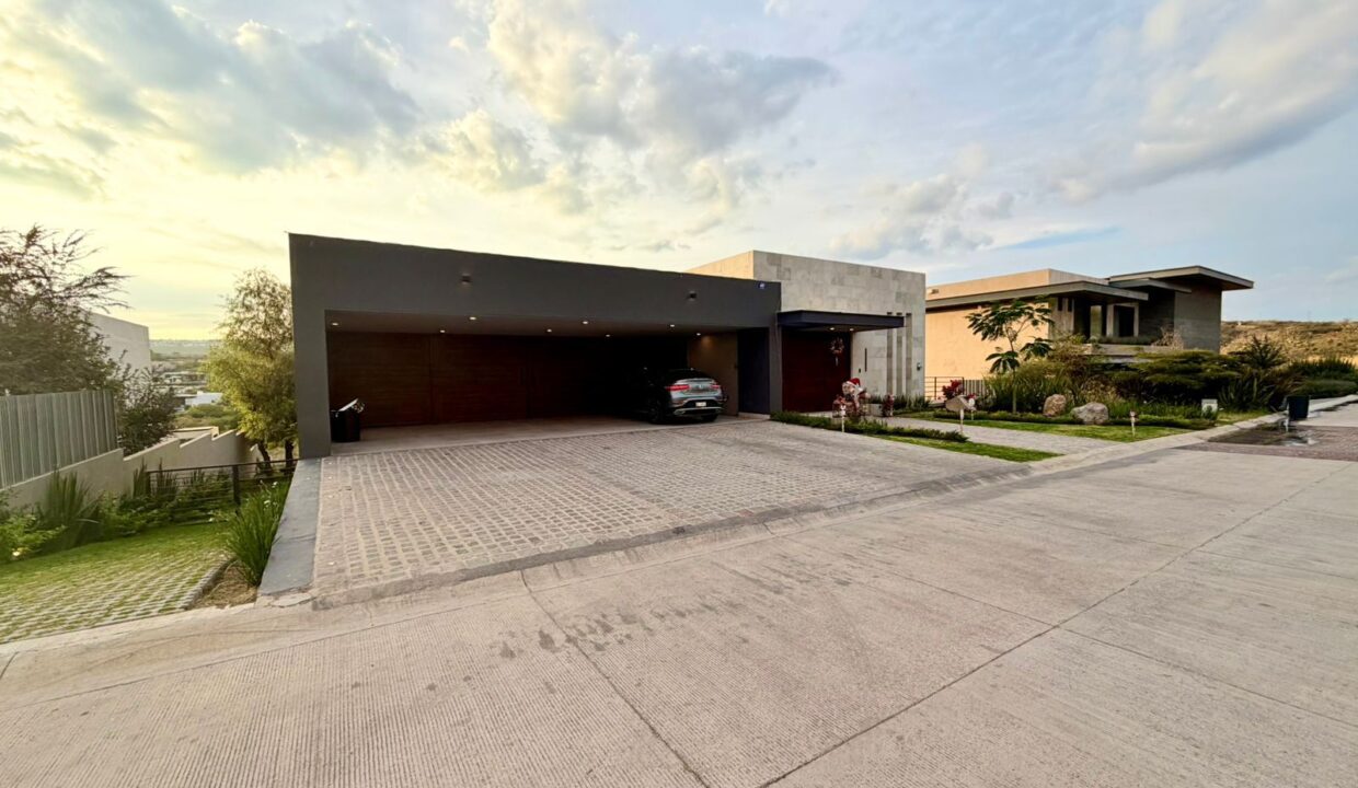 WhatsApp Image 2025-12-03 at 8.42.27 PM