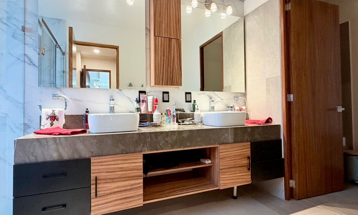 WhatsApp Image 2025-12-03 at 8.42.31 PM (1)