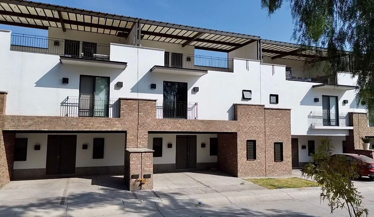 WhatsApp Image 2025-12-03 at 8.45.16 PM (4)